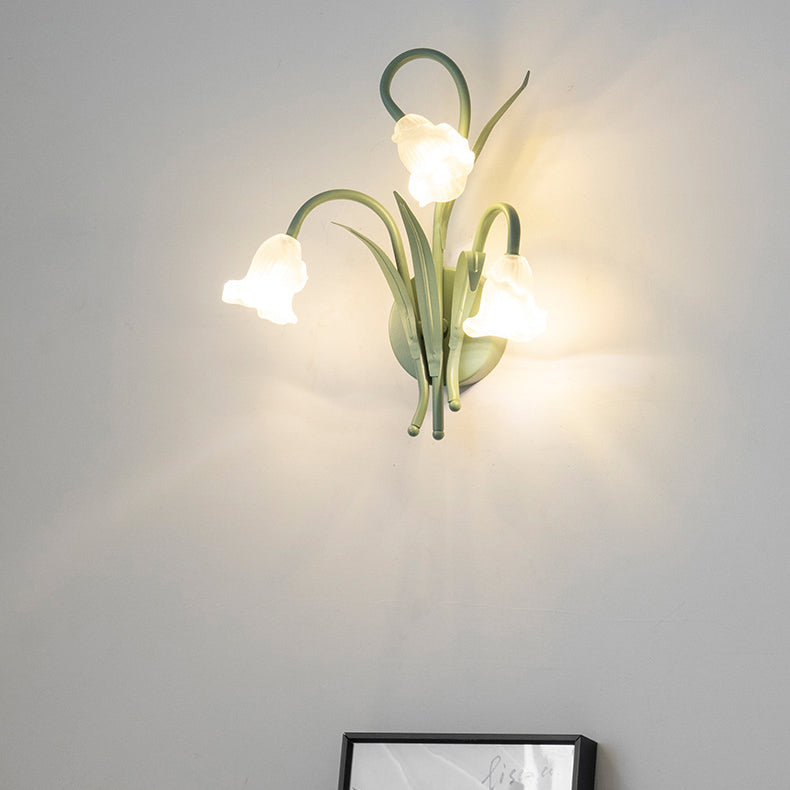 BlossomBeam | Elegante Bloem Wandlamp - Ijzer & Glas, Modern Bloemmotief voor Woonkamer & Slaapkamer