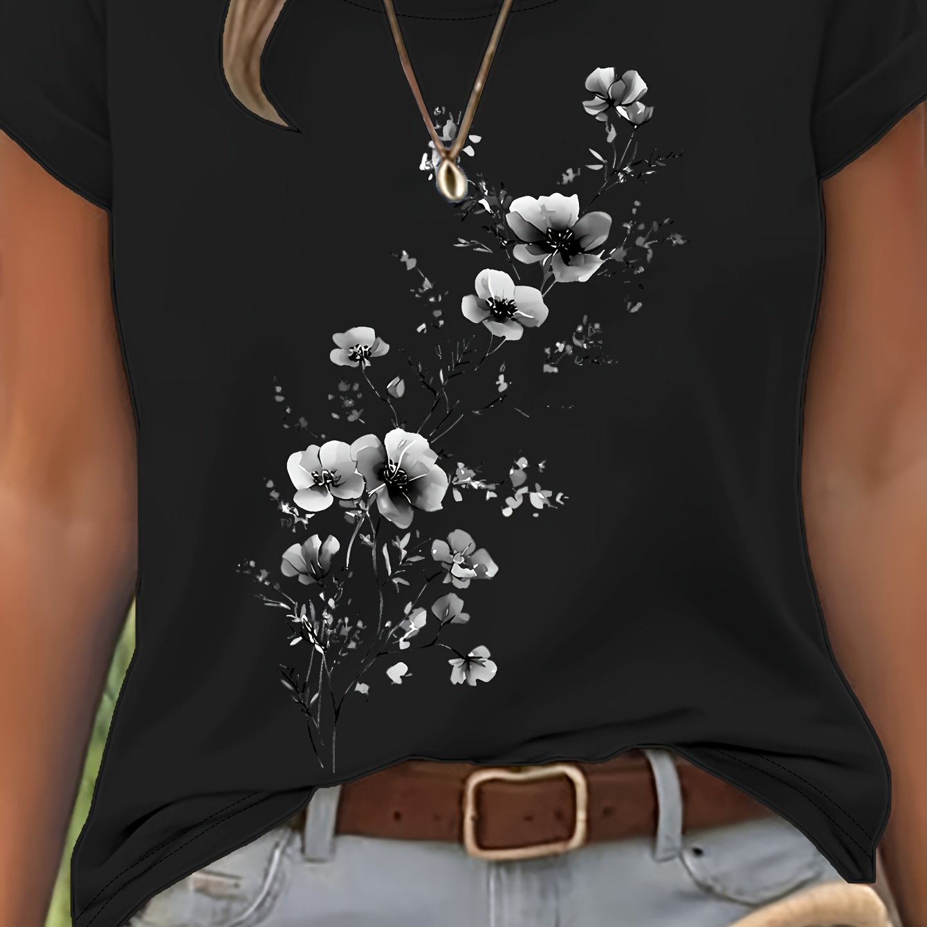 Naya | Zomer-T-shirt voor dames – Casual, lichtgewicht top met bloemenmotief in aquarelstijl