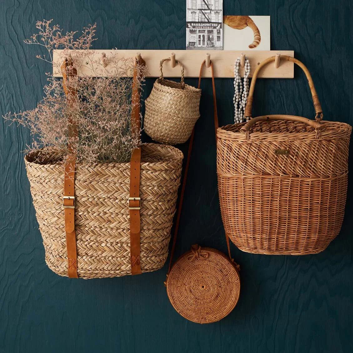 WoodHaven | Rustiek houten wandrek – stijlvolle kapstok en sleutelhouder voor in de hal