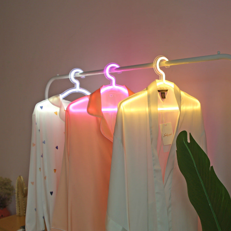 GlowHanger | Verlichte LED-kleerhangers – Moderne oplaadbare kastverlichting