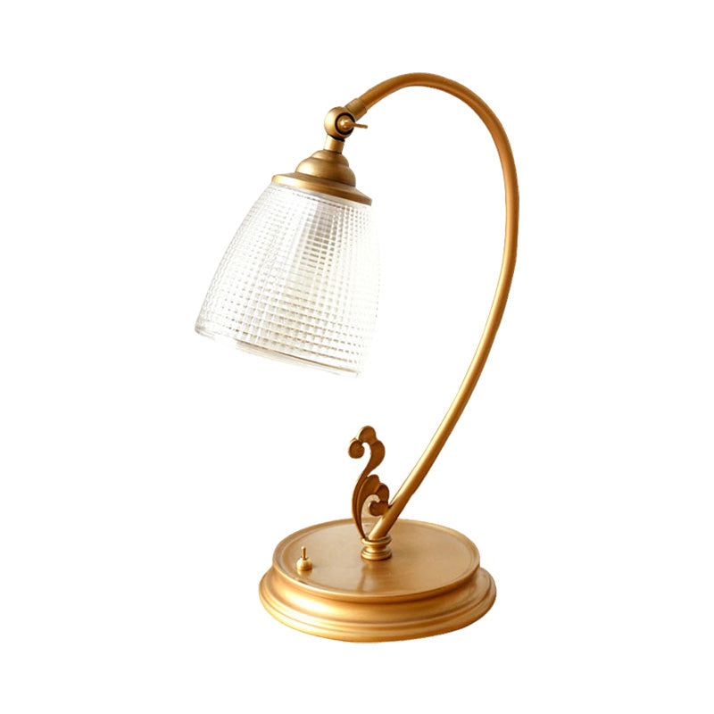 RetroGleam | Tijdloze stralende lamp met gouden afwerking