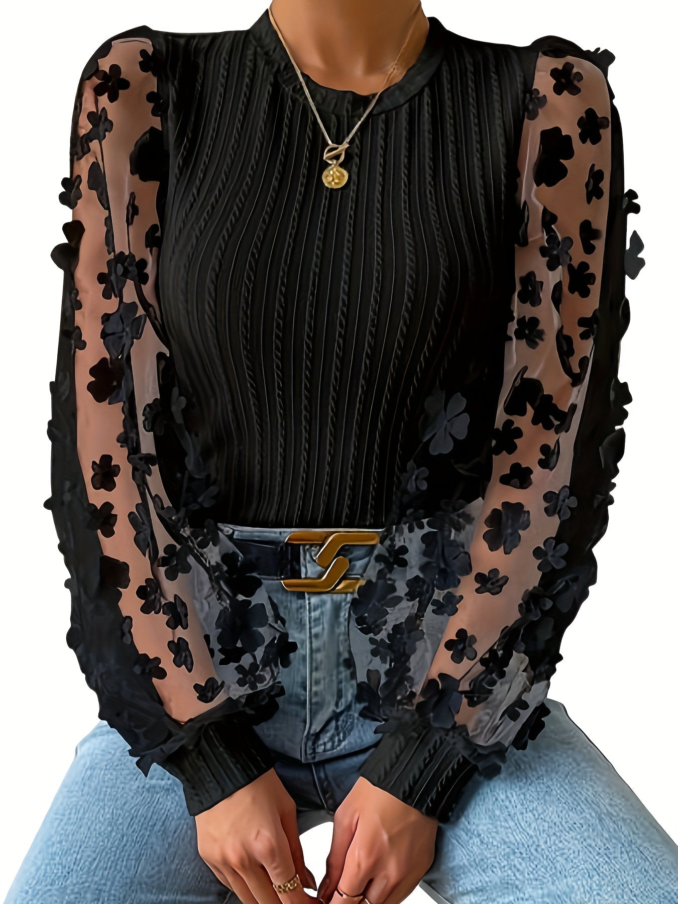 Delyssa | Damesblouse met structuur en ronde hals – met lichtgewicht mesh-details