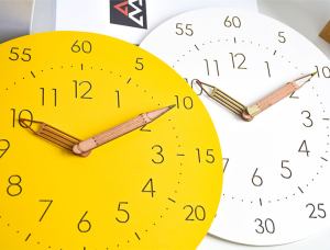 ColorTick | Levendige Geluidsloze Analoge Wandklok - Stijlvol en Functioneel Decor