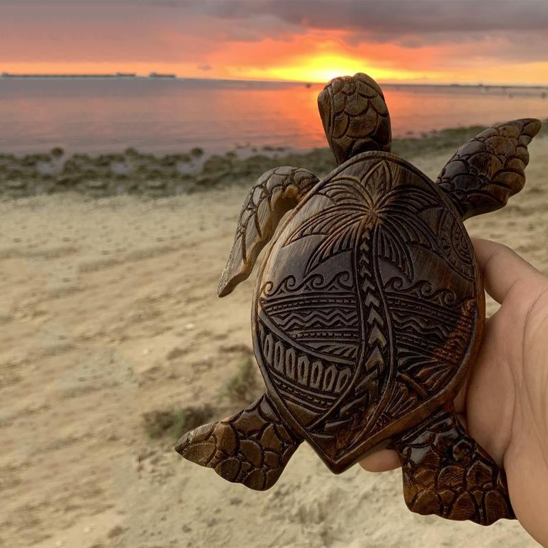 TimberShell | Houten schildpad ornament – Handgemaakt houten beeldhouwwerk, Hawaiiaanse stijl, decoratief beeldje
