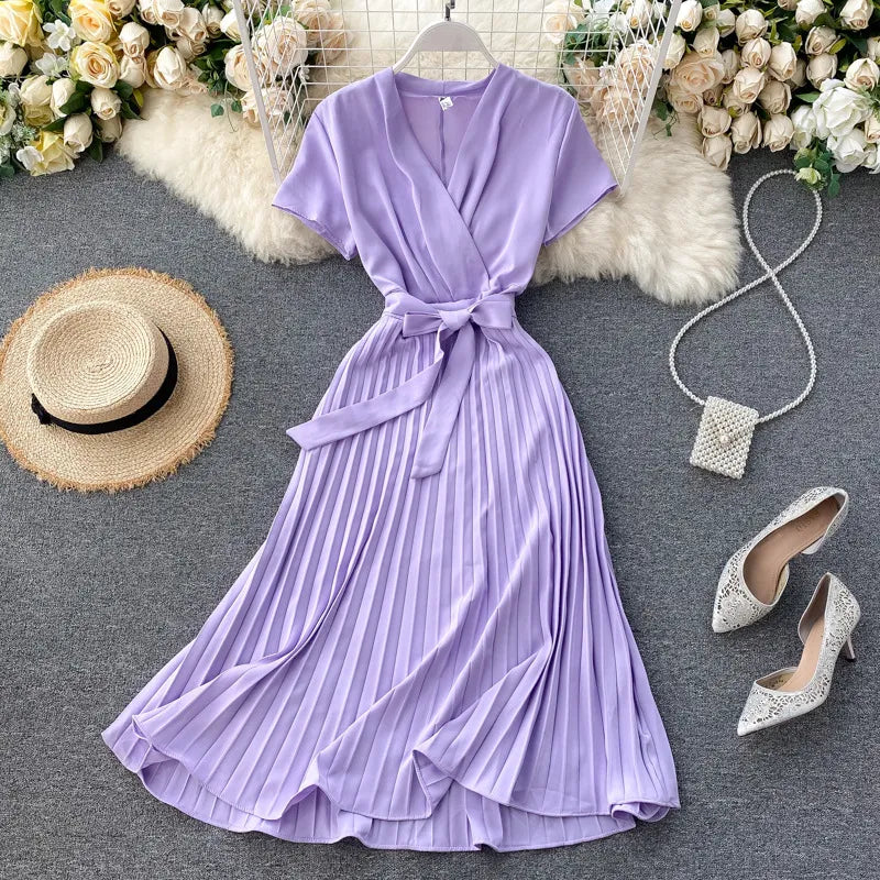 Azae | Geplooide midi-jurk voor dames – elegante A-lijn jurk met hoge taille en V-hals