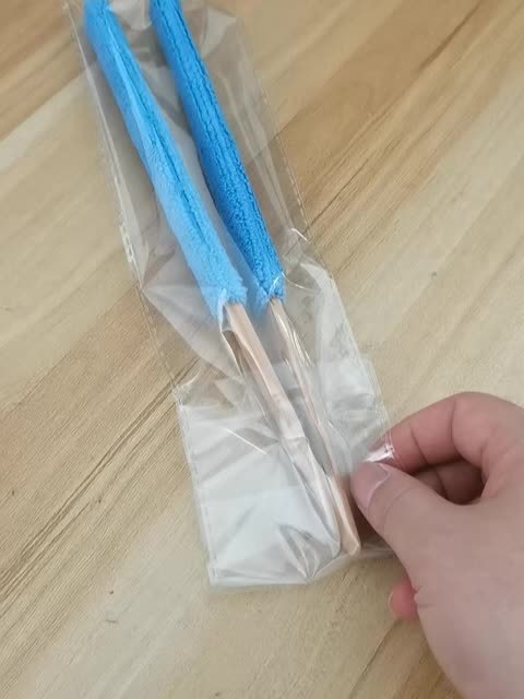 CleanLeaf | Handmatige Bladerenborstel – Microvezel met Zachte Borstels, Houten Handvat voor Thuis