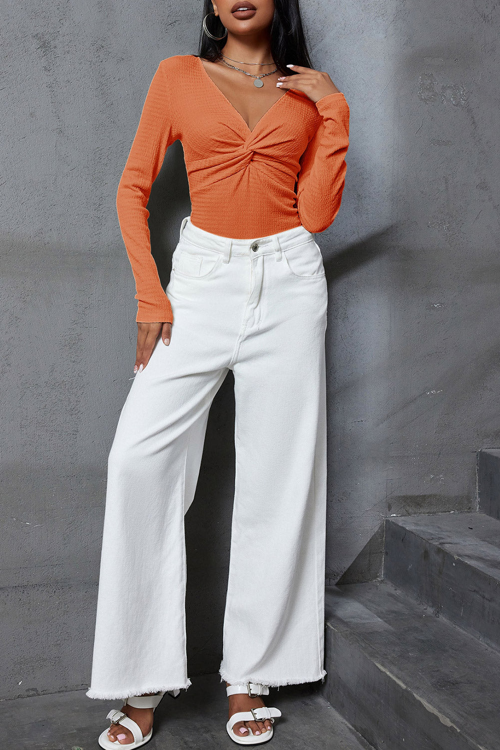 Althea | Dames Oranje V-hals Blouse met Twist Voorzijde, Casual Slim Fit Top