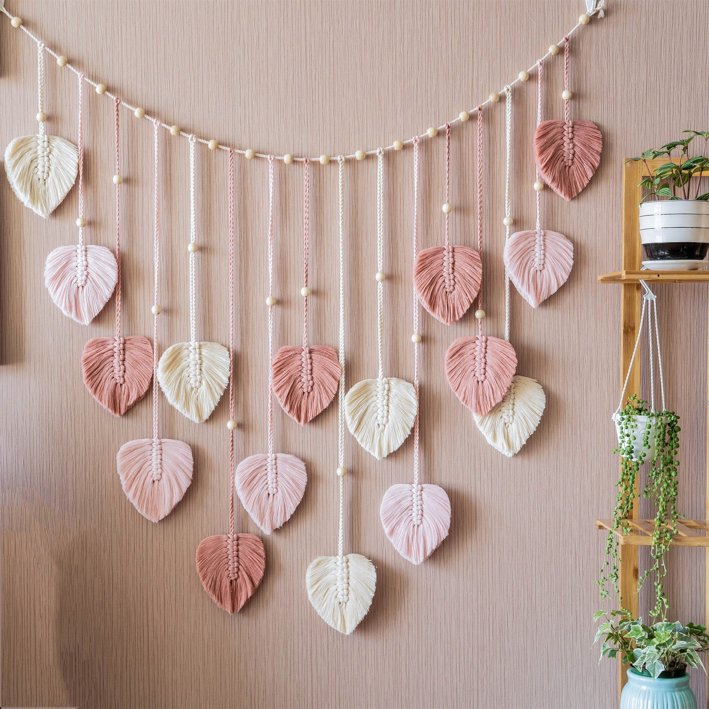 VerdantWeave | Boho Macrame Bladeren Slinger - Boven bed & woondecoratie