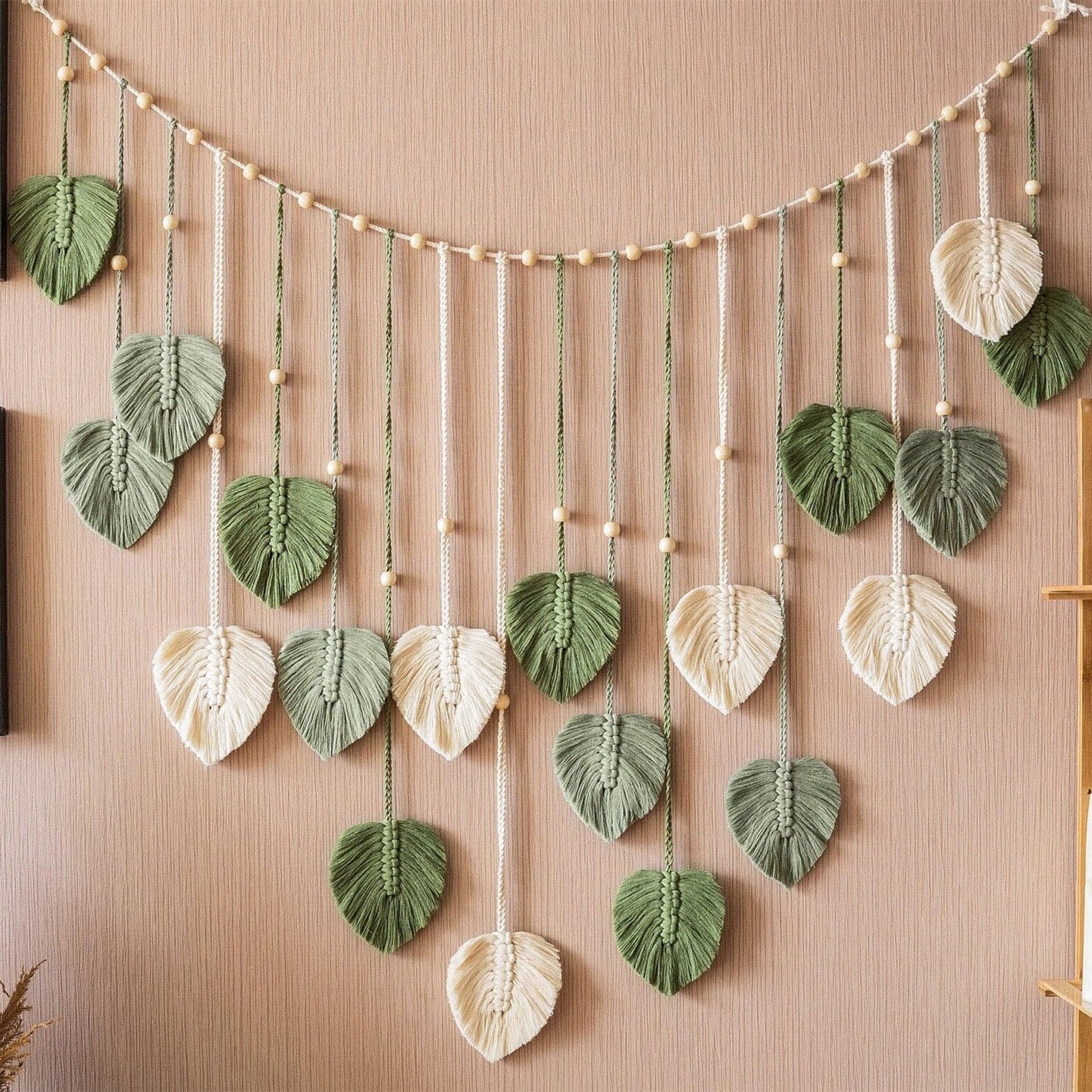 VerdantWeave | Boho Macrame Bladeren Slinger - Boven bed & woondecoratie