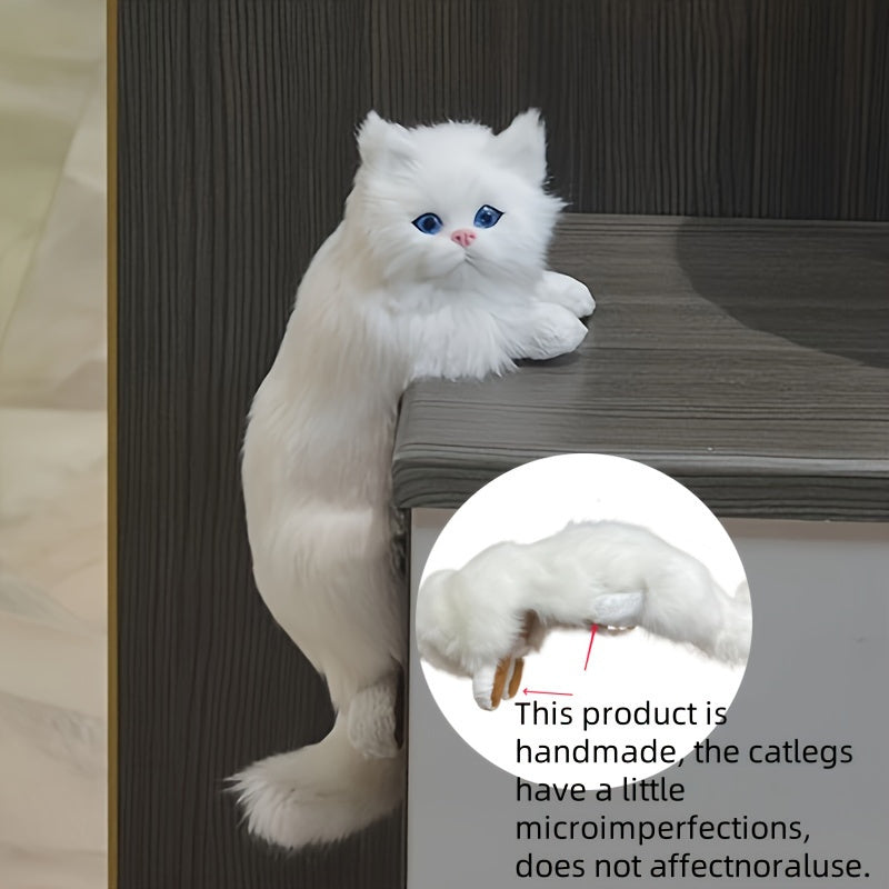 FelineFable | Realistisch pluche kattenspeeltje van hars – decoratie voor binnen en buiten, hangend kattenbeeldje
