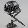 AntiqueLume | Vintage Stalen Helm Tafellamp - Historische Decoratie