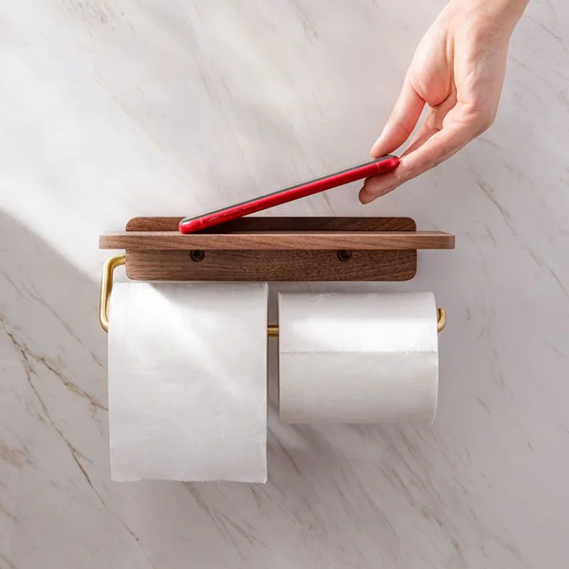OakHaven | Rustieke houten toiletrolhouder met geïntegreerd plankje – elegante badkameropbergruimte