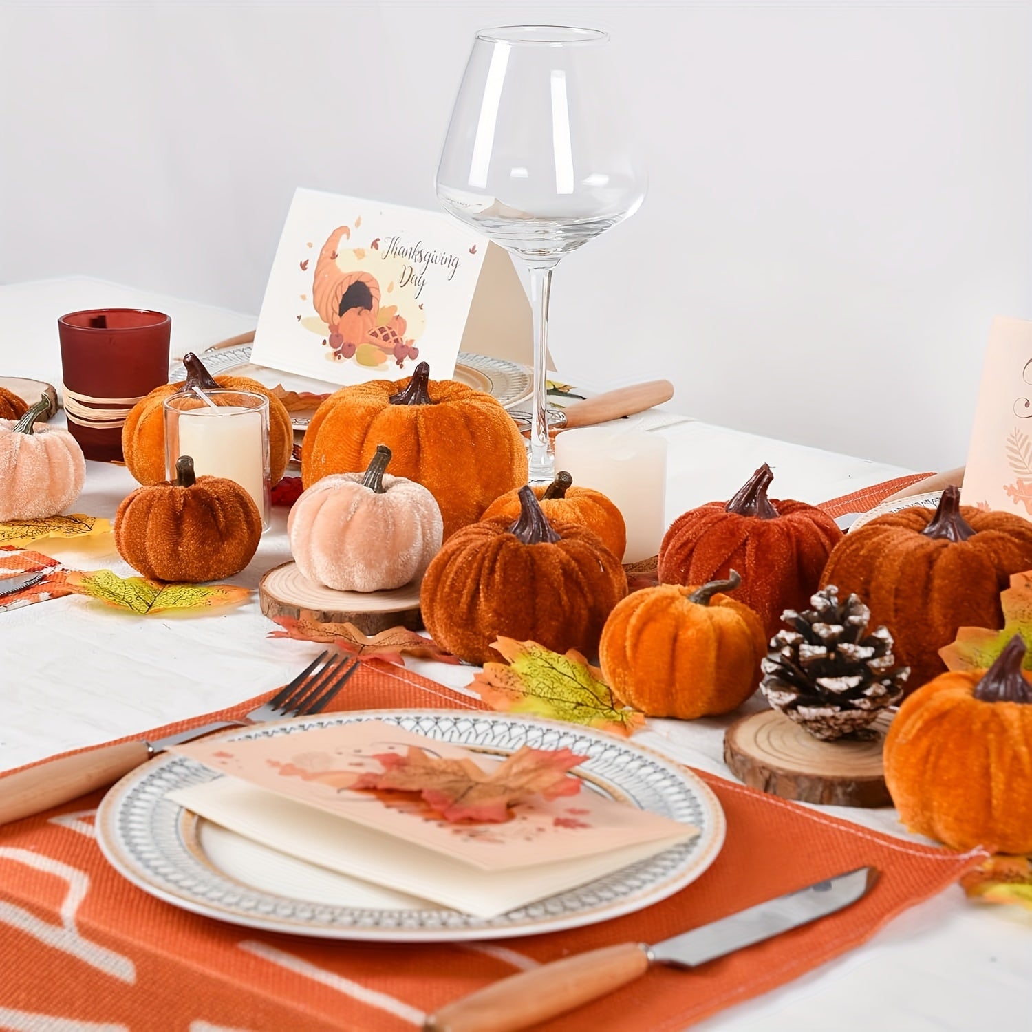 PumpkinPatch | 12 stuks kunstmatige fluwelen pompoenen – schuimrubberen herfstdecoratie & Halloween-tafelversiering