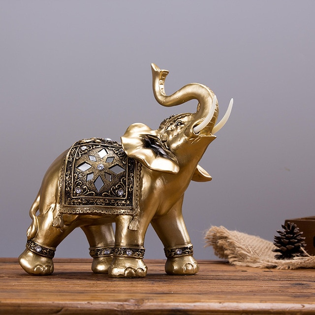 TrunkLuxe | Stralende Gouden Olifant Hars Sculptuur