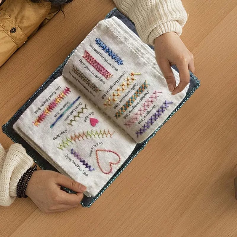 Stitchly | Alles-in-één borduur- en naaiset – compleet reisvriendelijk borduurboek