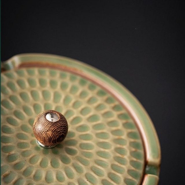 AshVault | Handgemaakte Retro Asbak met Deksel - Vintage Keramisch Rookbakje