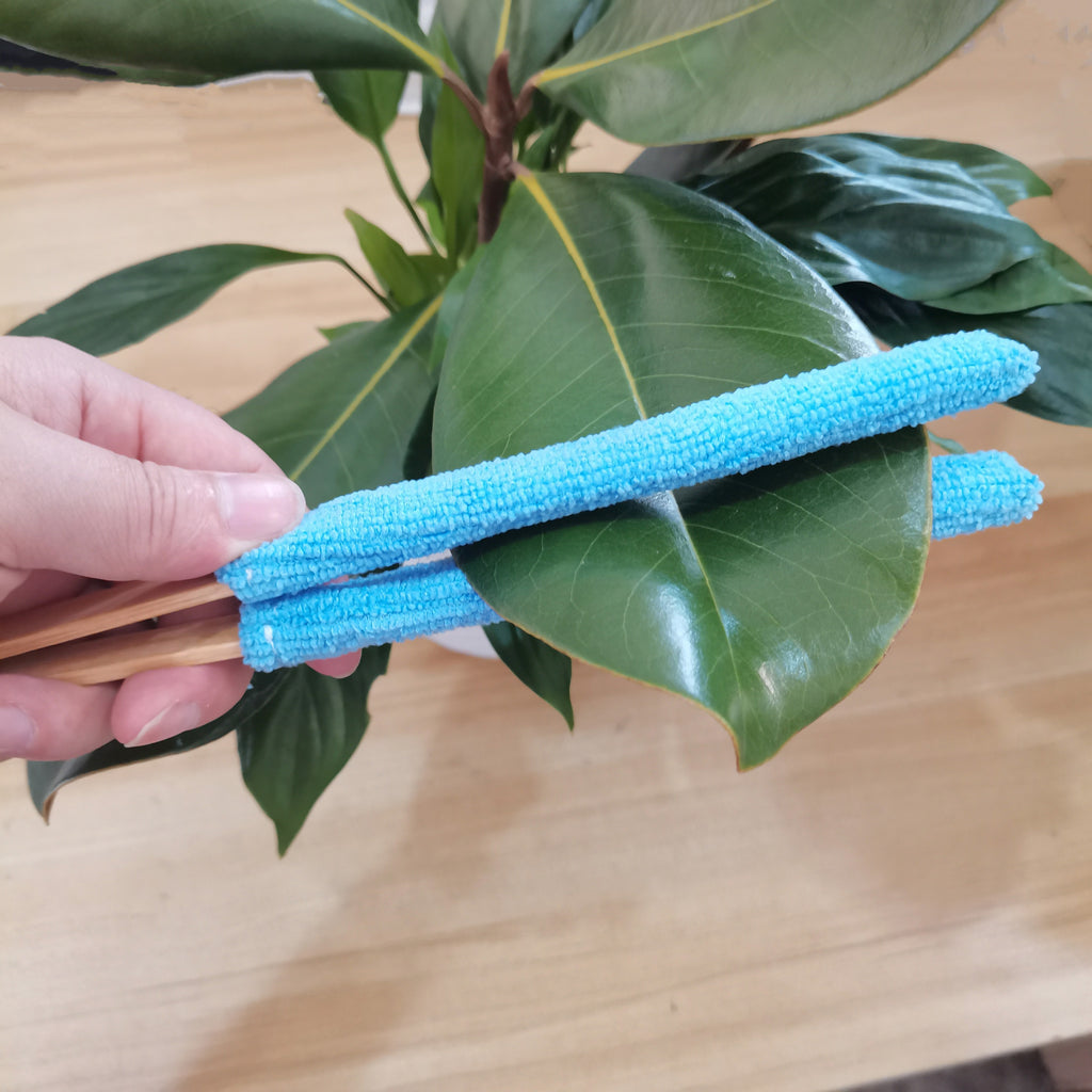 CleanLeaf | Handmatige Bladerenborstel – Microvezel met Zachte Borstels, Houten Handvat voor Thuis
