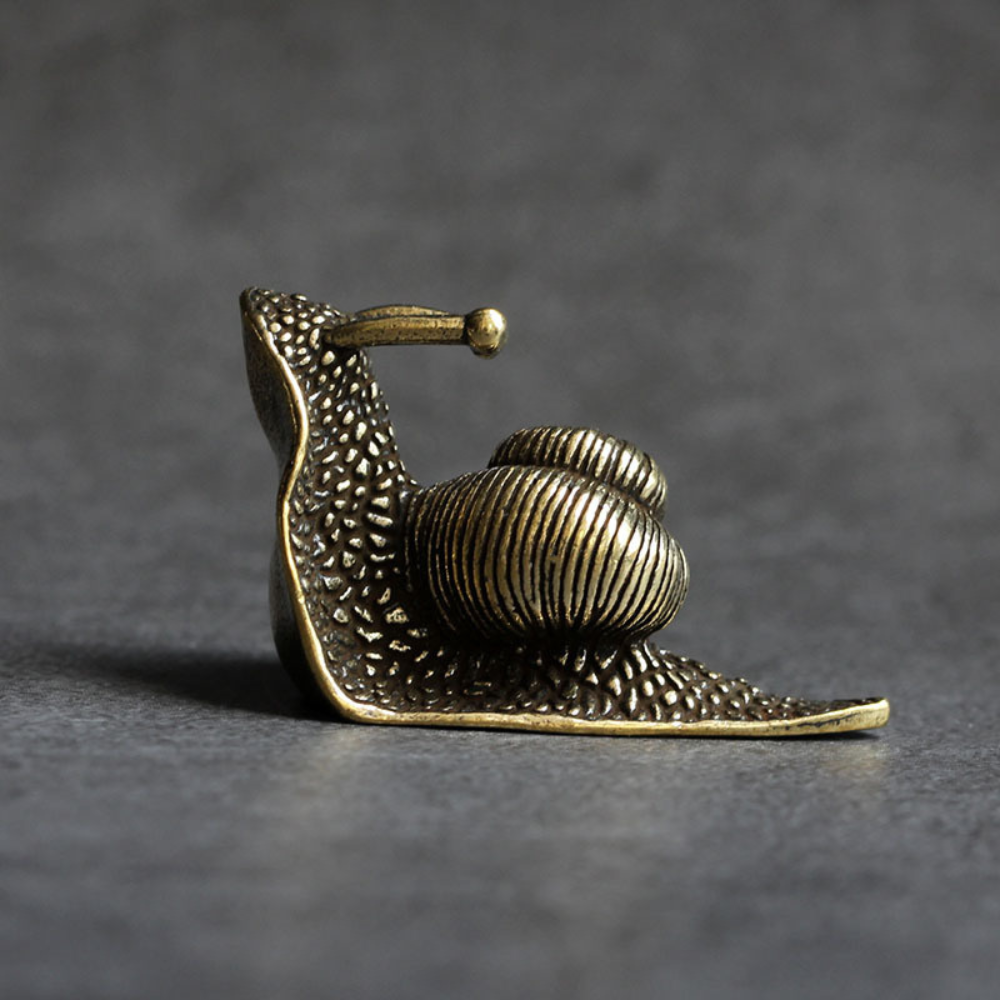 RetroSnail | Vintage slakkenbeeldje – Retro woon- en tuindecoratie, metalen slakkenbeeldje voor op het bureau