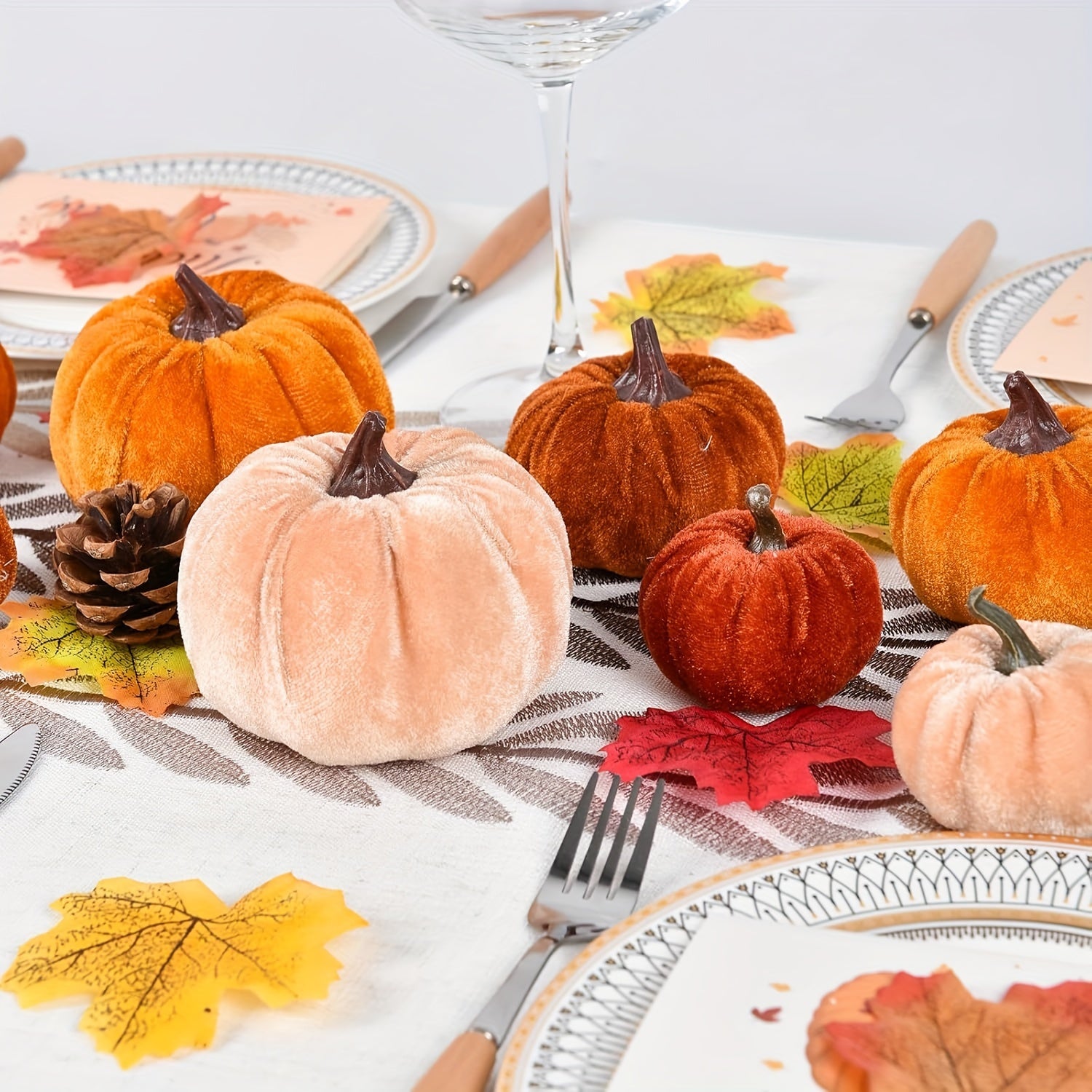 PumpkinPatch | 12 stuks kunstmatige fluwelen pompoenen – schuimrubberen herfstdecoratie & Halloween-tafelversiering