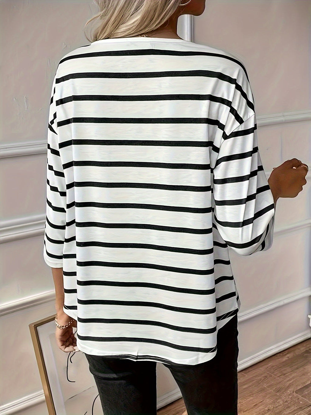 Suri | Gestreepte zomertop voor dames – Zacht gebreid T-shirt met 3/4-mouwen