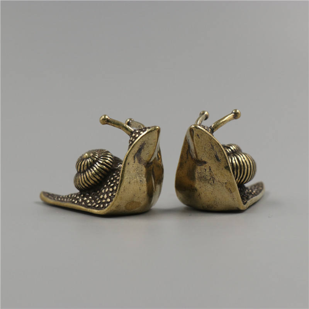 RetroSnail | Vintage slakkenbeeldje – Retro woon- en tuindecoratie, metalen slakkenbeeldje voor op het bureau