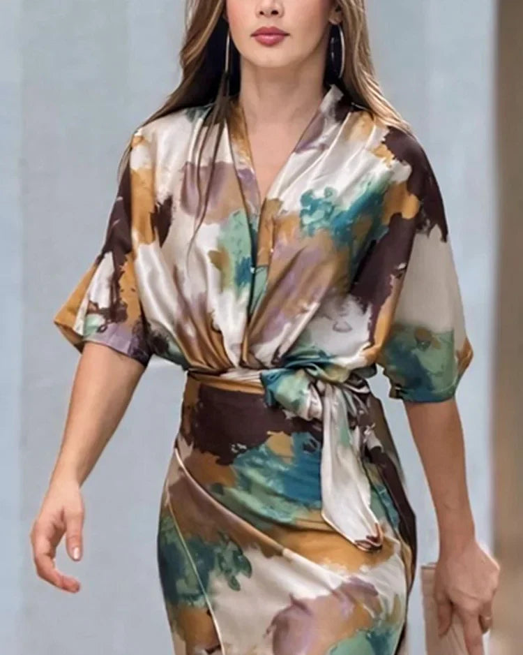 Nina | Satijnen wikkeljurk voor dames – midi-lengte – tie-dye-print