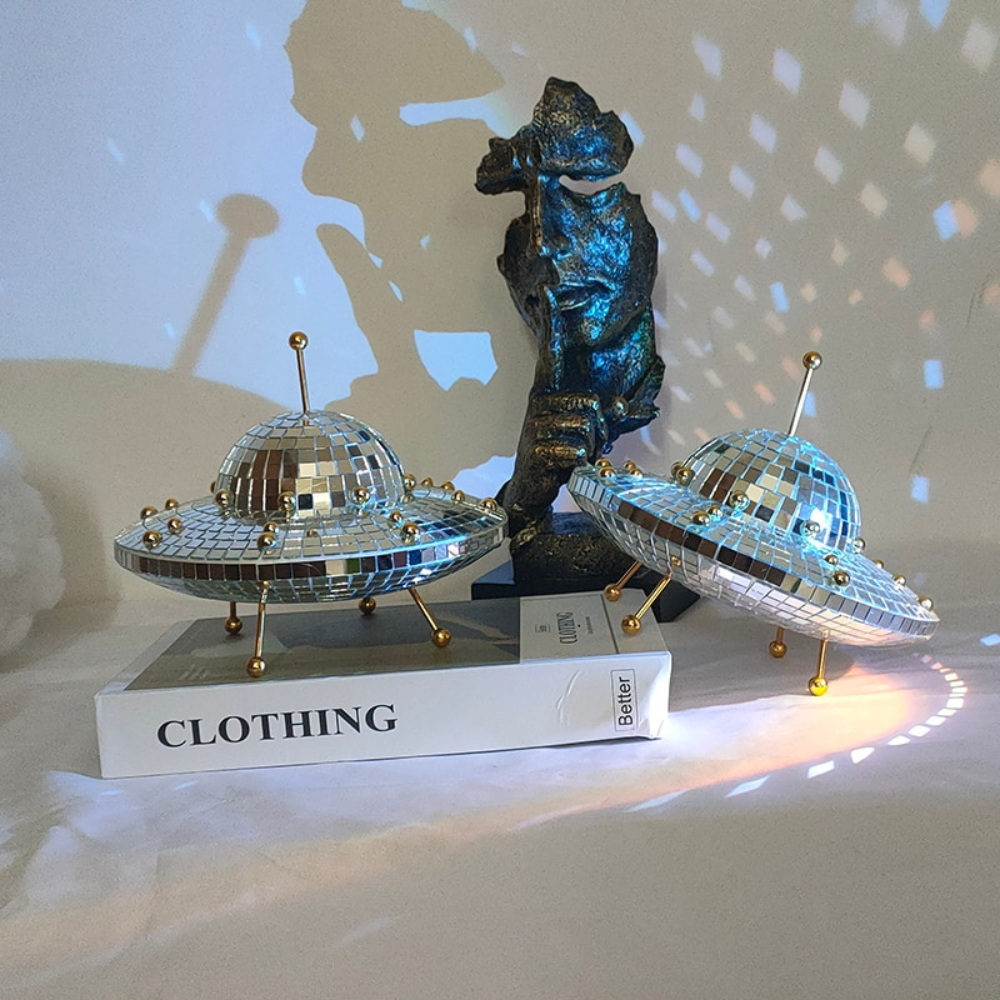 DiscoUFO | Discobal Decoratie – Retro UFO Bureaudeurdecoratie, Speelse en Vrolijke Kameraccent