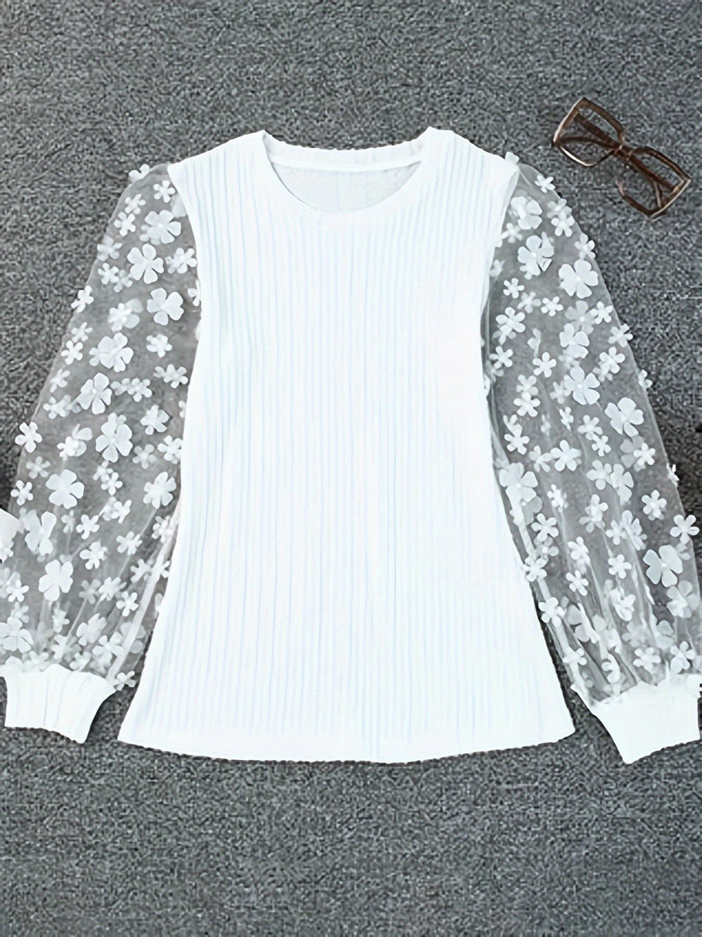 Delyssa | Damesblouse met structuur en ronde hals – met lichtgewicht mesh-details