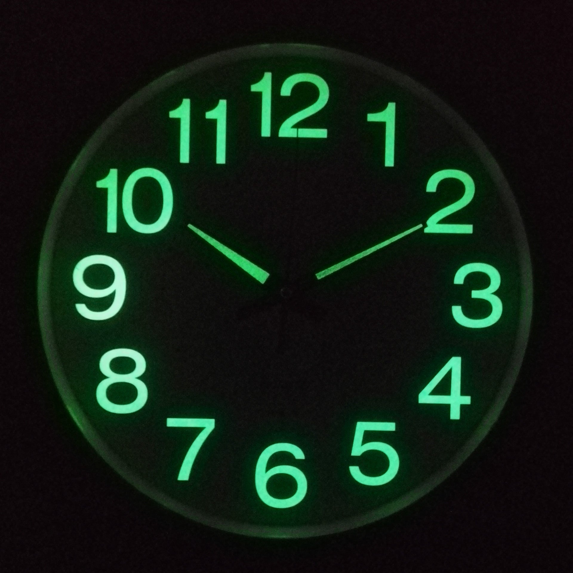 TwilightTick | Glow in the Dark Stille Wandklok - Modern Klassiek Ontwerp