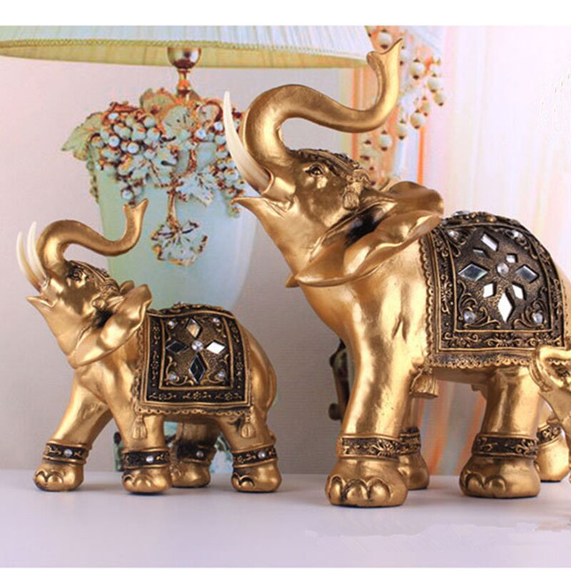 TrunkLuxe | Stralende Gouden Olifant Hars Sculptuur