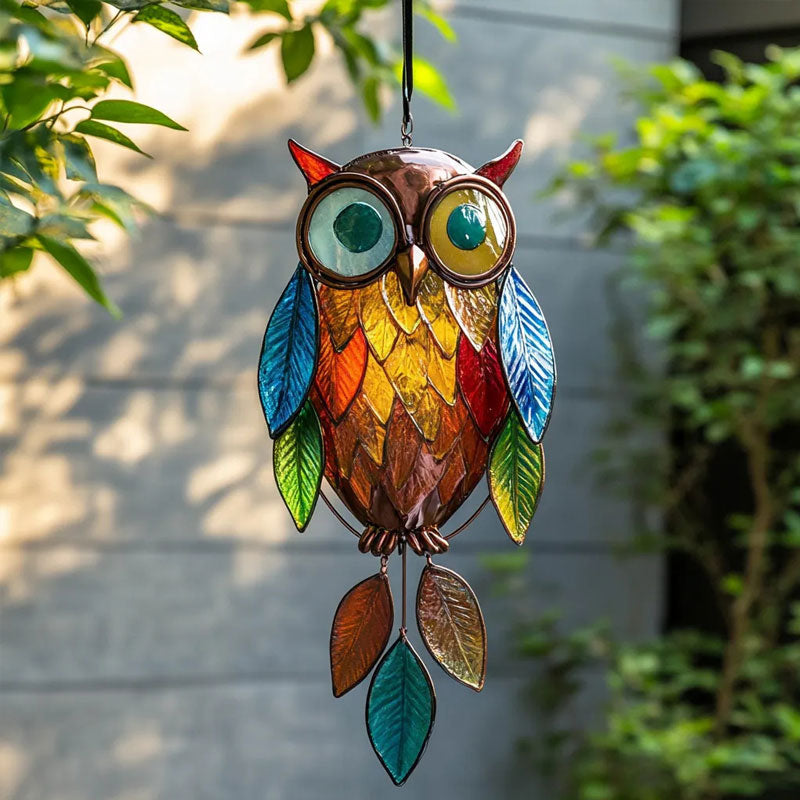 OwlAura | Hangende uil decoratie – Kleurrijke hars bladvang windgong, metalen tuin- en raamdecoratie