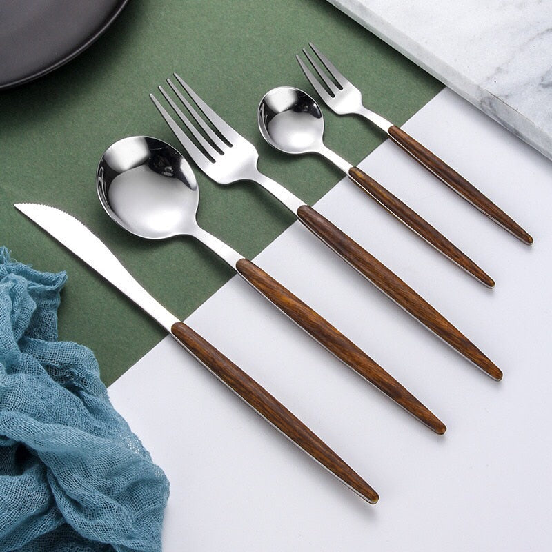 Woodspire | Elegante bestekset met houten handvat - Topkwaliteit, stijlvol ontwerp