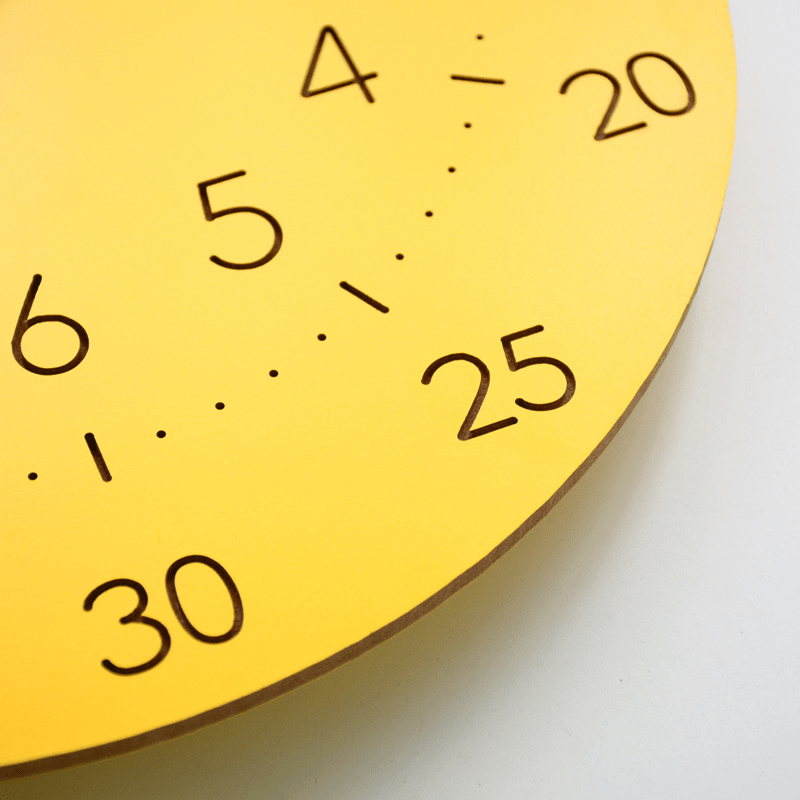 ColorTick | Levendige Geluidsloze Analoge Wandklok - Stijlvol en Functioneel Decor