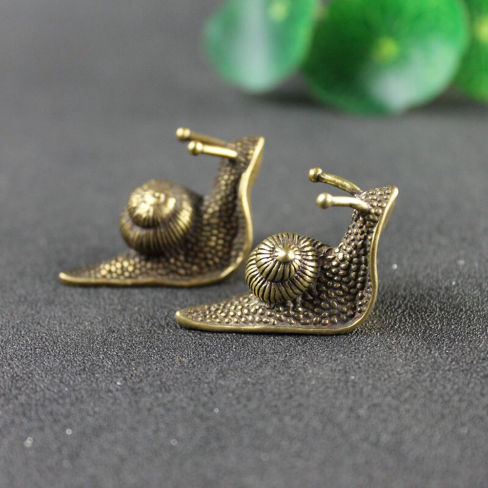 RetroSnail | Vintage slakkenbeeldje – Retro woon- en tuindecoratie, metalen slakkenbeeldje voor op het bureau