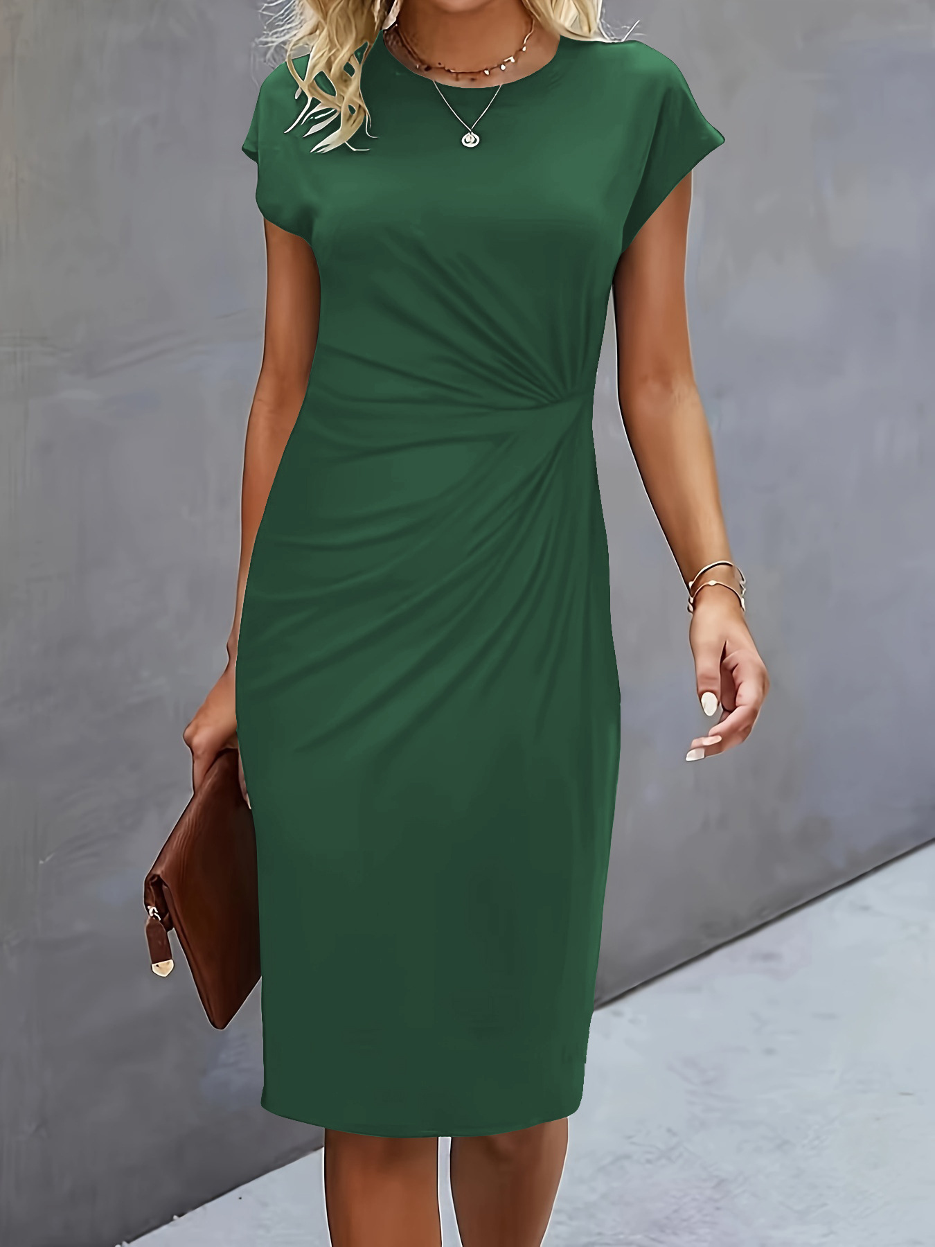 Talyra | Elegante, getailleerde midijurk voor dames – Chique galajurk met ruches