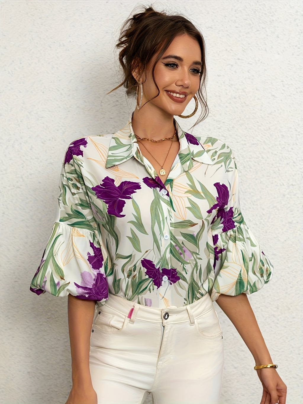 Nerina | cElegante damestop – Casual blouse met orchideeënprint en lantaarnmouwen