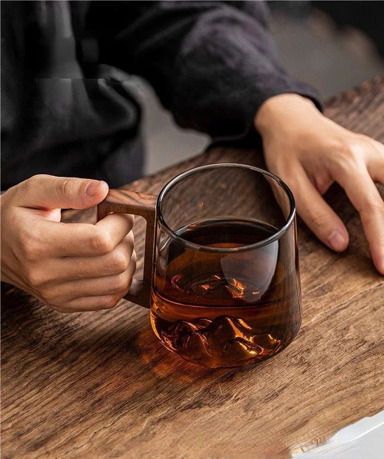 Mugvie | Moderne glazen mok met houten handvat – grote mok van 400 ml