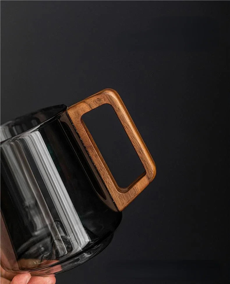Mugvie | Moderne glazen mok met houten handvat – grote mok van 400 ml