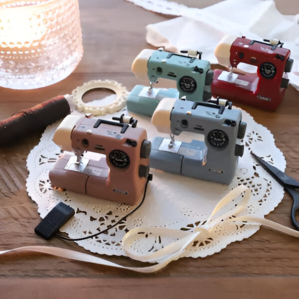 SewTique | Mini Naaimachine voor Woondecoratie, DIY Knutselprojecten, Poppenkleding & Tafelprojecten