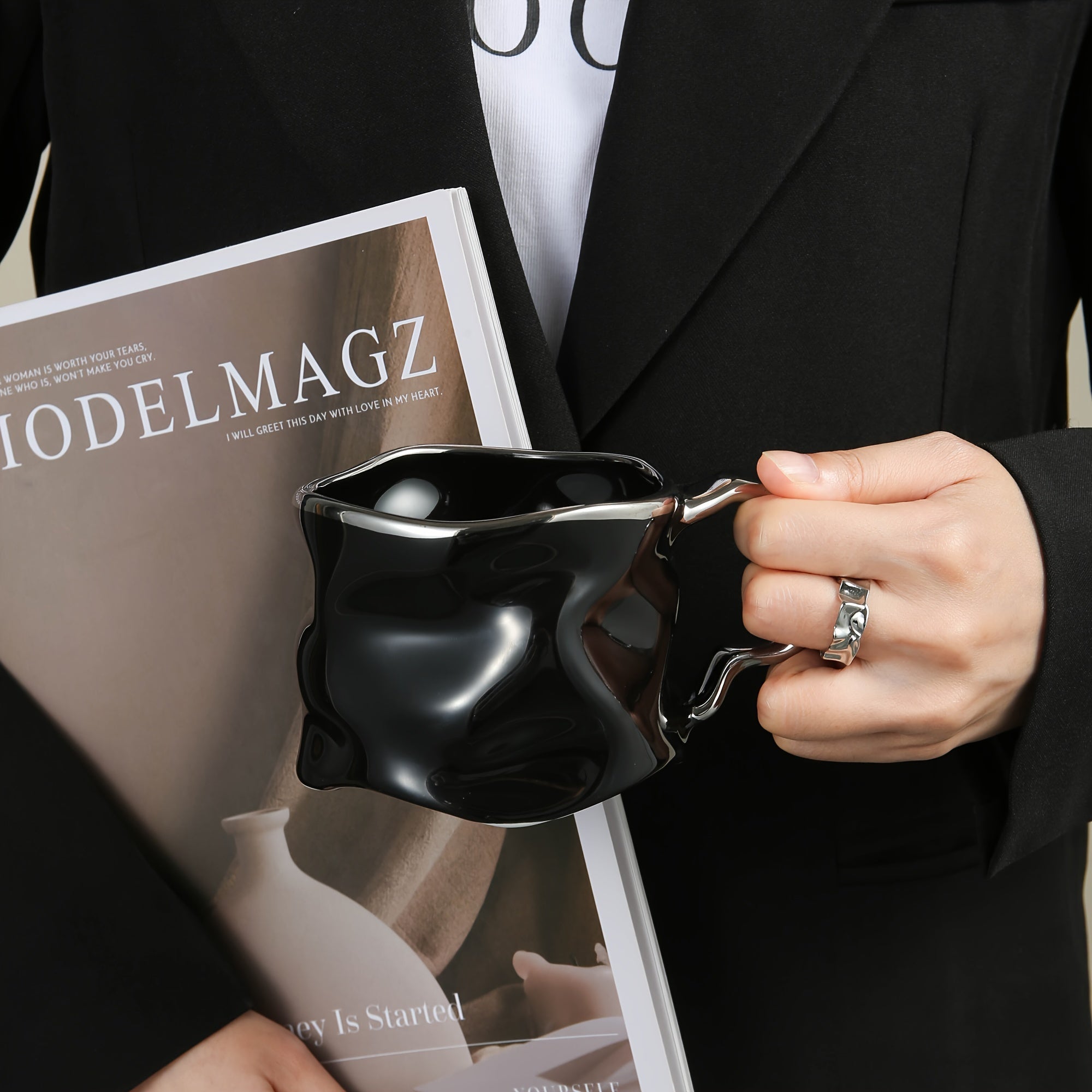 CrumbleMug | Creatieve gekreukelde keramische koffiemok met handvat – uniek gedraaid ontwerp