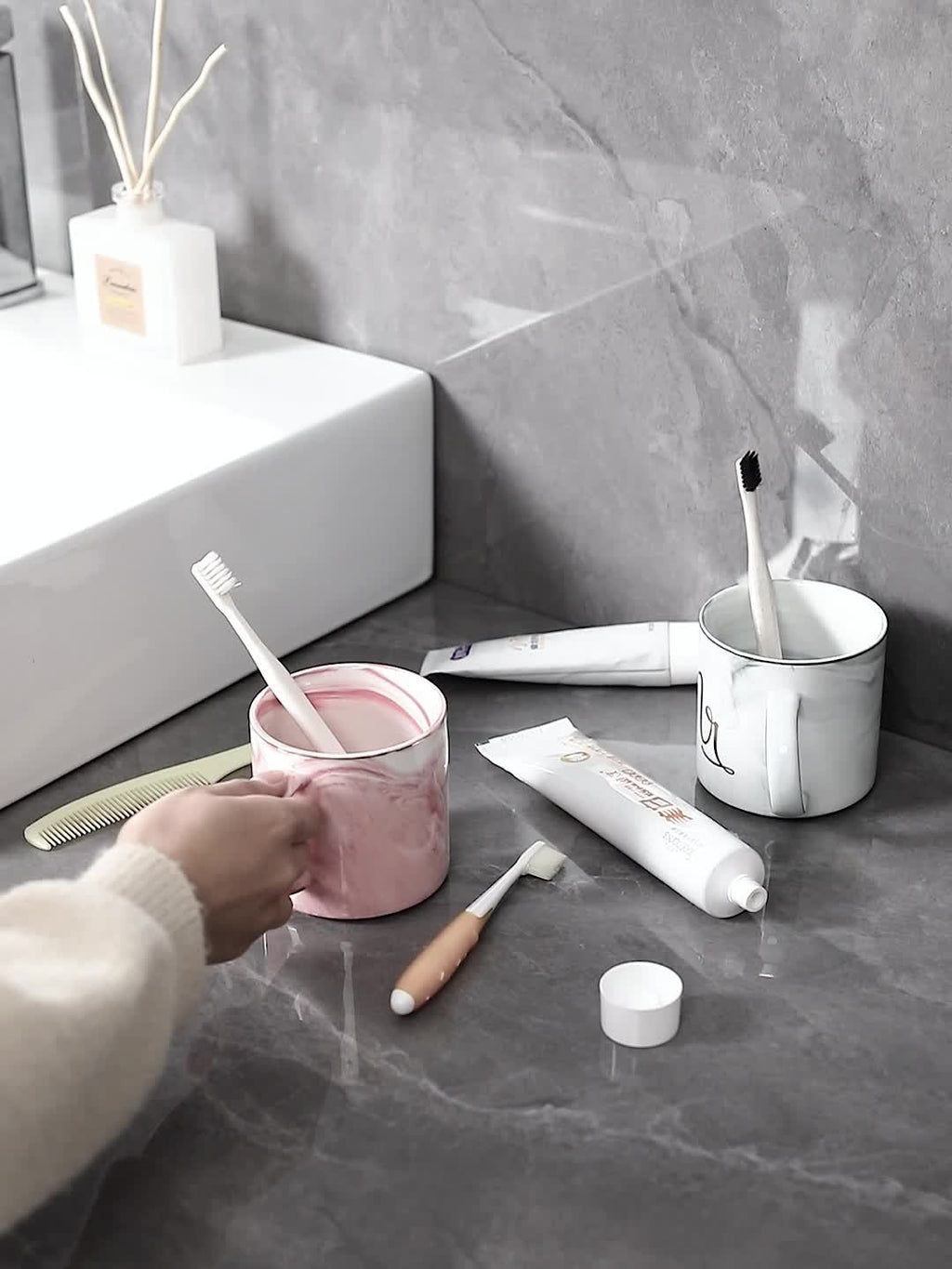 DentalDock | Tandenborstelhouder met beker en deksel – Badkamer organizer