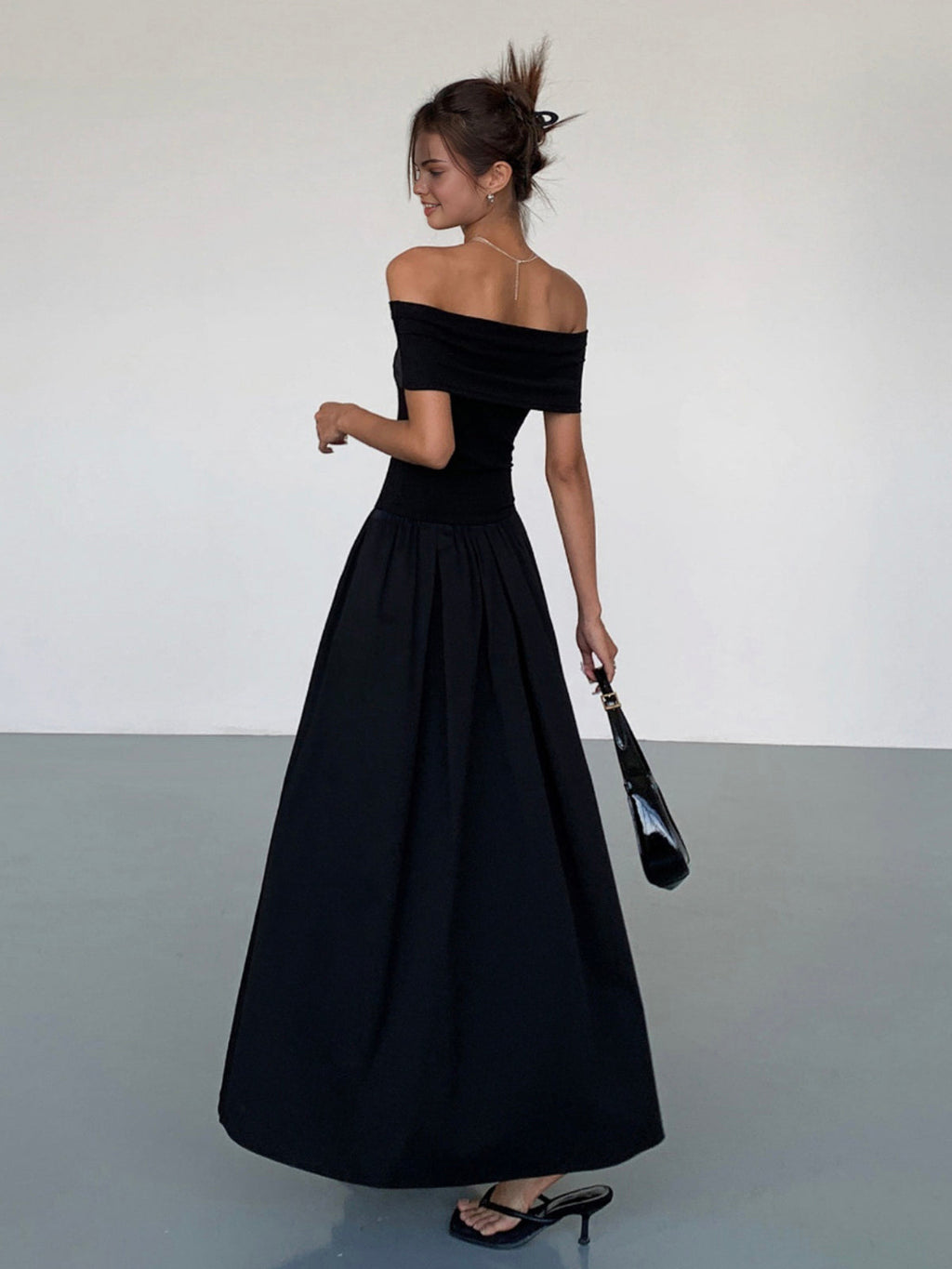 Maevra | Elegante off-shoulder jurk voor dames – geplooide maxi-feestjurk