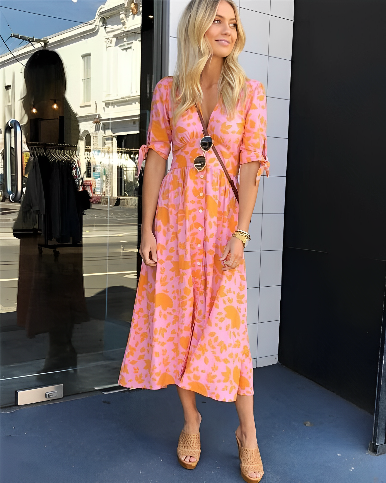 Galessa | Dames Oranje Bloemen Midi Jurk – Elegante Zomerjurk met Print