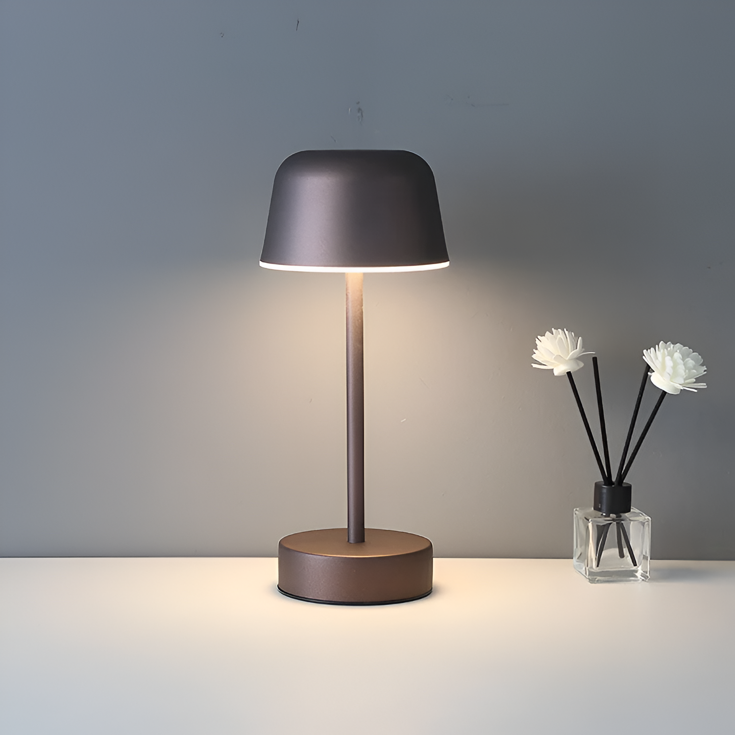 Capella | Moderne LED Paddestoel Tafellamp - Elegant & Draadloos huisdecor