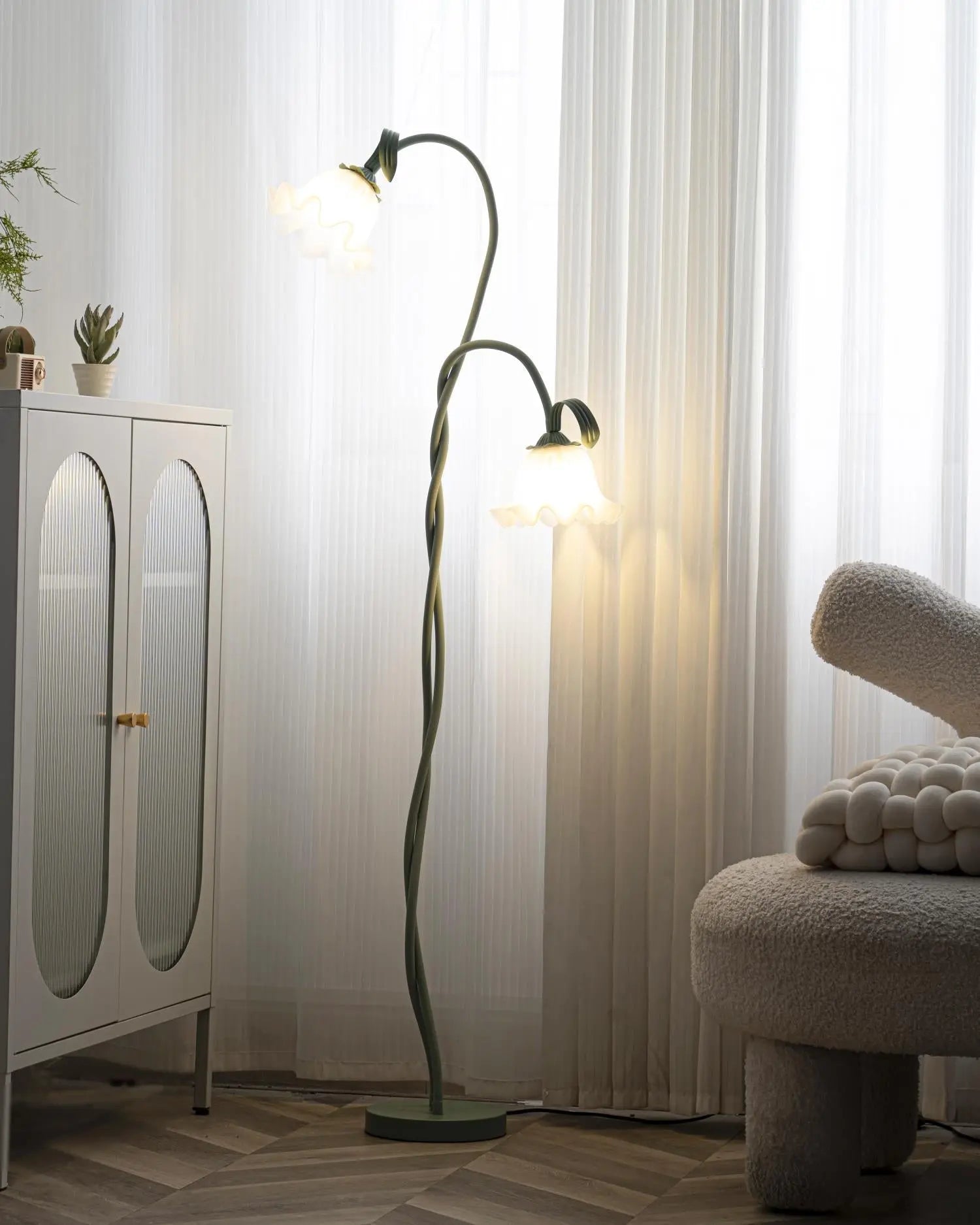 BlossomLight | Elegante serene Bell bloemen Vloerlamp