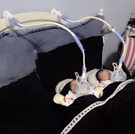 BottleBuddy | Handenvrije Babyfleshouder - Verstelbaar, Handig, Draagbaar voor Gemakkelijk Voeden