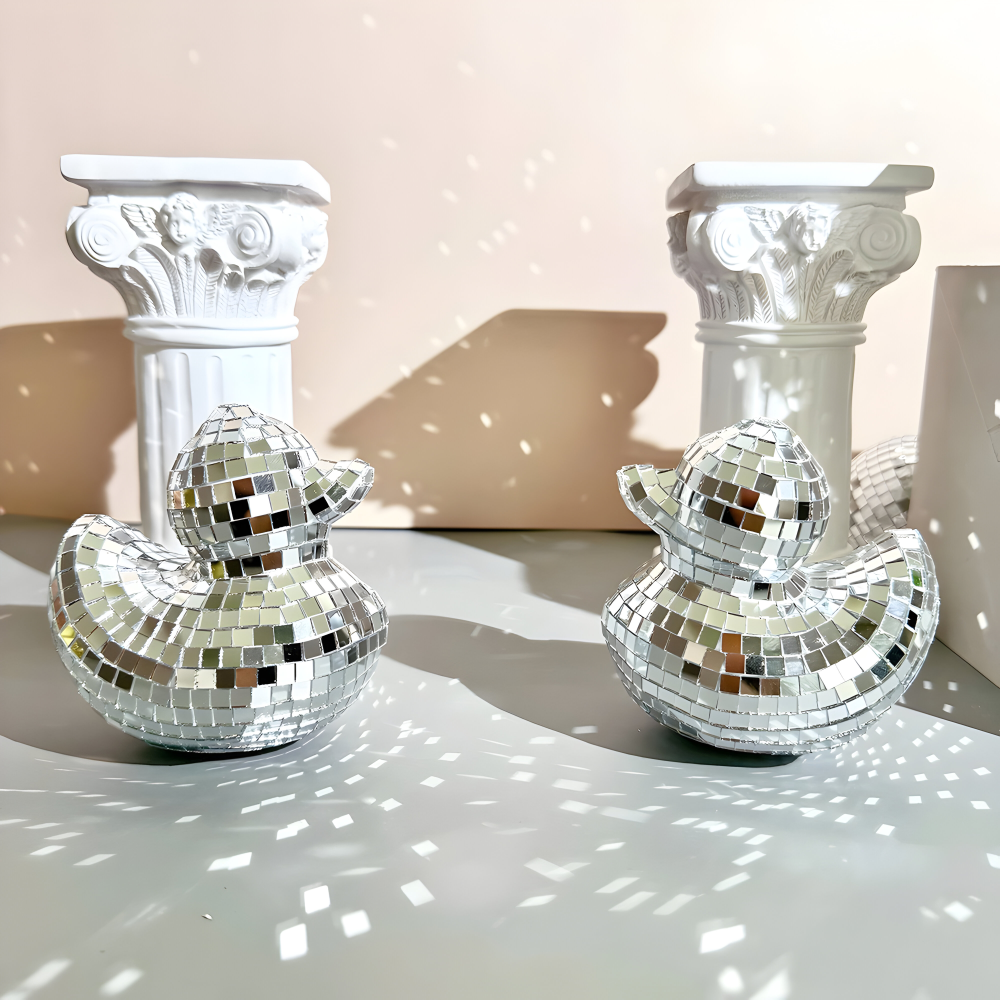 QuackGlitz | Handgemaakte eendenspiegel discobal – decoratief ornament voor trendy slaapkamers