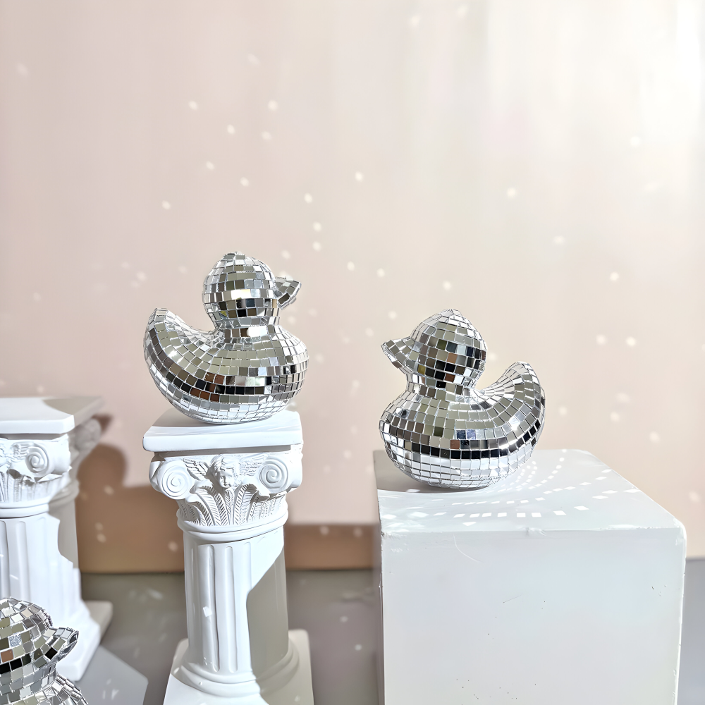 QuackGlitz | Handgemaakte eendenspiegel discobal – decoratief ornament voor trendy slaapkamers