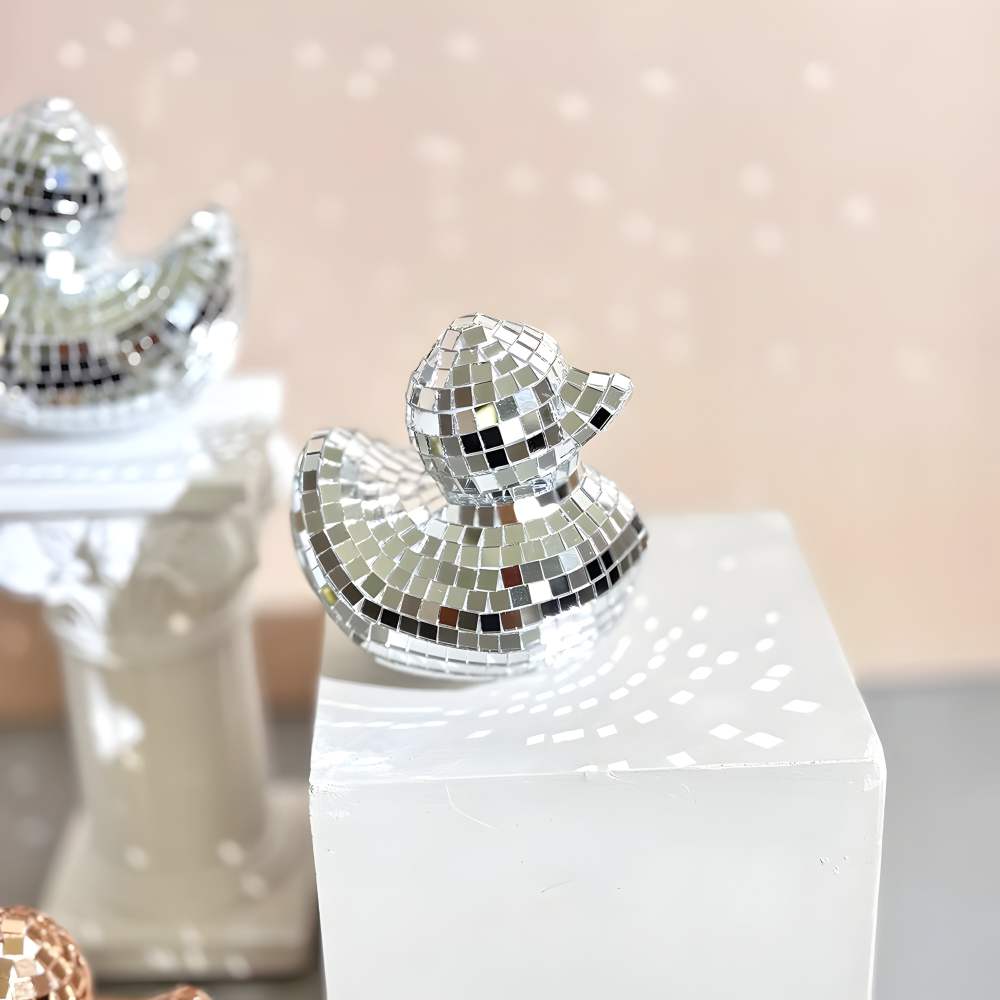 QuackGlitz | Handgemaakte eendenspiegel discobal – decoratief ornament voor trendy slaapkamers