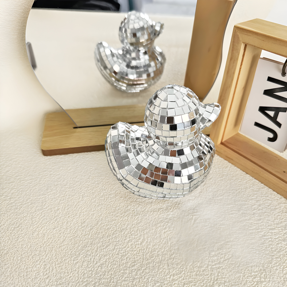 QuackGlitz | Handgemaakte eendenspiegel discobal – decoratief ornament voor trendy slaapkamers